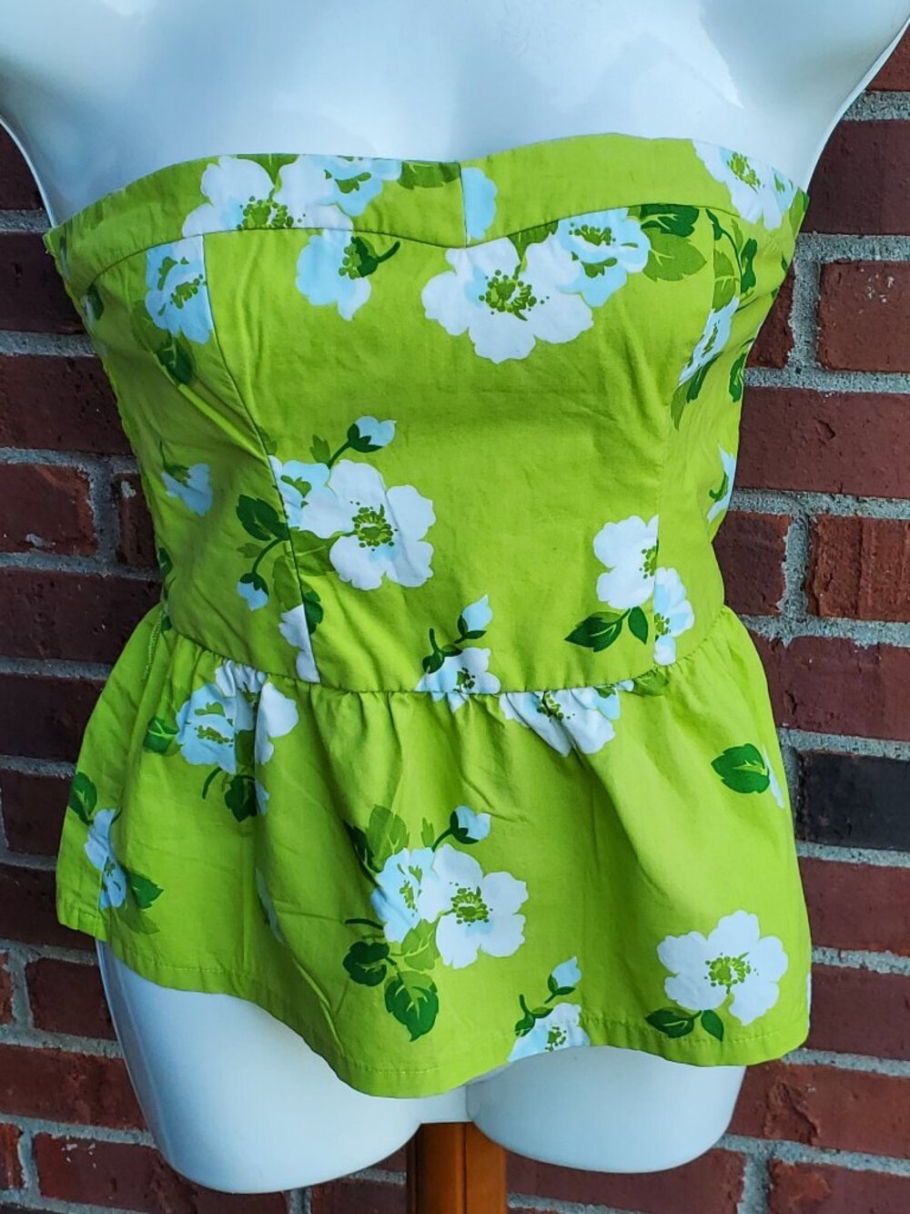 HOLLISTER TUBE TOP SIZE MED.